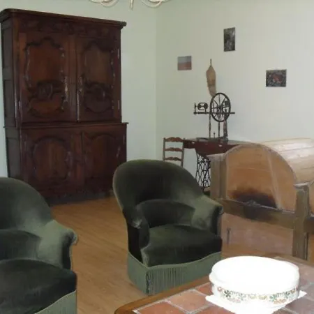 Bed and Breakfast Maison Romantique Avec D'hotes, Salon, Salle A Manger Et Terrasse, Inclus - Fr-1-585-121 Houdelaincourt