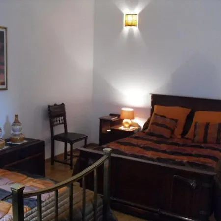Maison Romantique Avec D'hotes, Salon, Salle A Manger Et Terrasse, Inclus - Fr-1-585-121 Bed and Breakfast